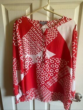 Principles Ted and White Patterned Lightweight Top